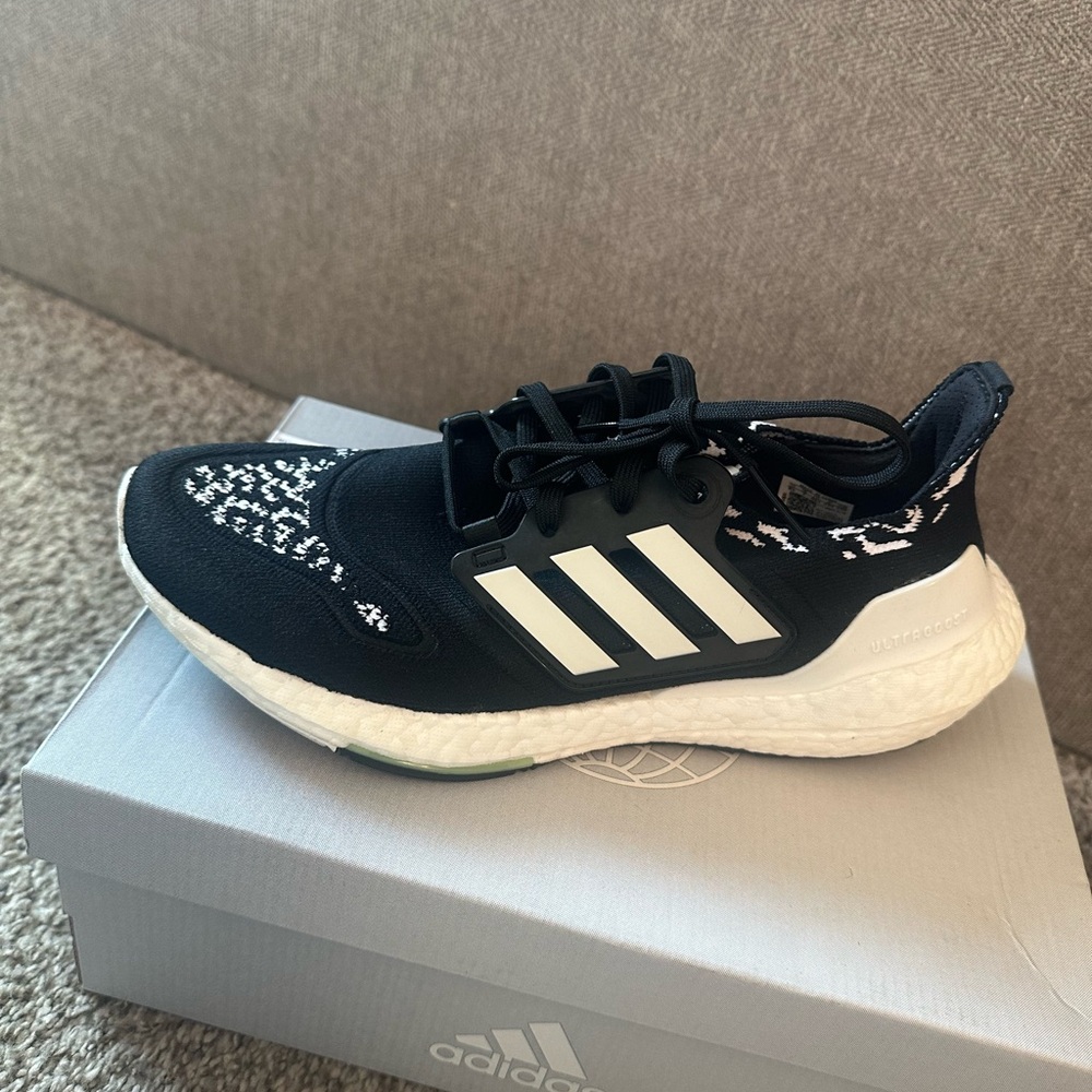 Adidas Women’s Black and White Sneakers